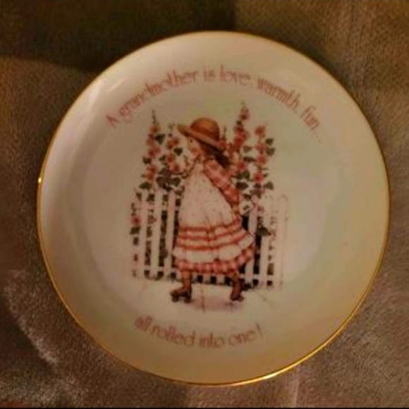 SALE. SMALL HOLLY HOBBIE, LASTING MEMORIES, FINE PORCELAIN. ☆☆☆ 3 For $30☆☆☆ - Picture 1 of 3
